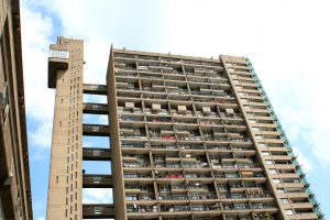 Trellick Tower, by Ernő Goldfinger. Photo of the building from the outside.